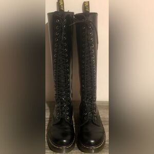 1B60 Dr Marten Virginia Leather Knee High Boots Sz 7/38 Black